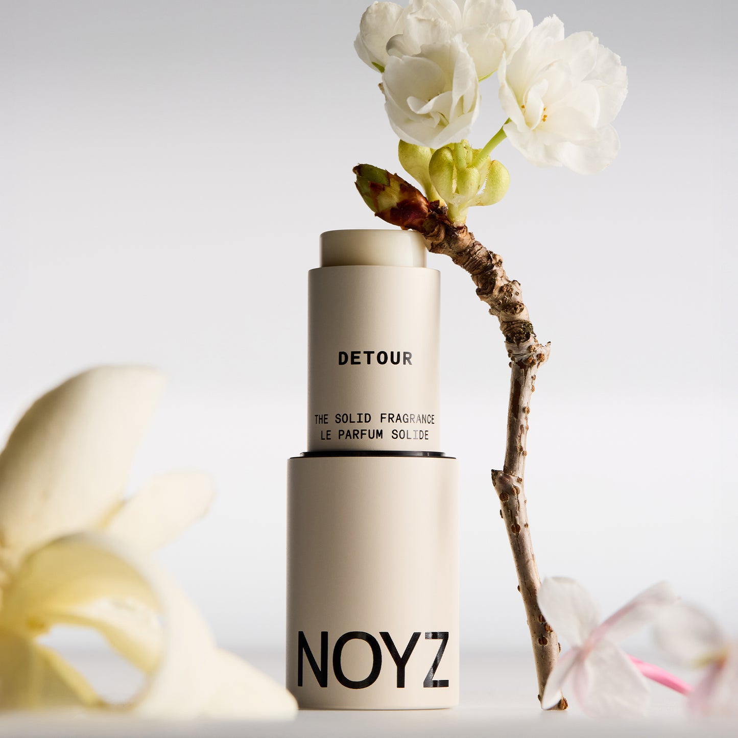 Detour Solid Fragrance White Florals