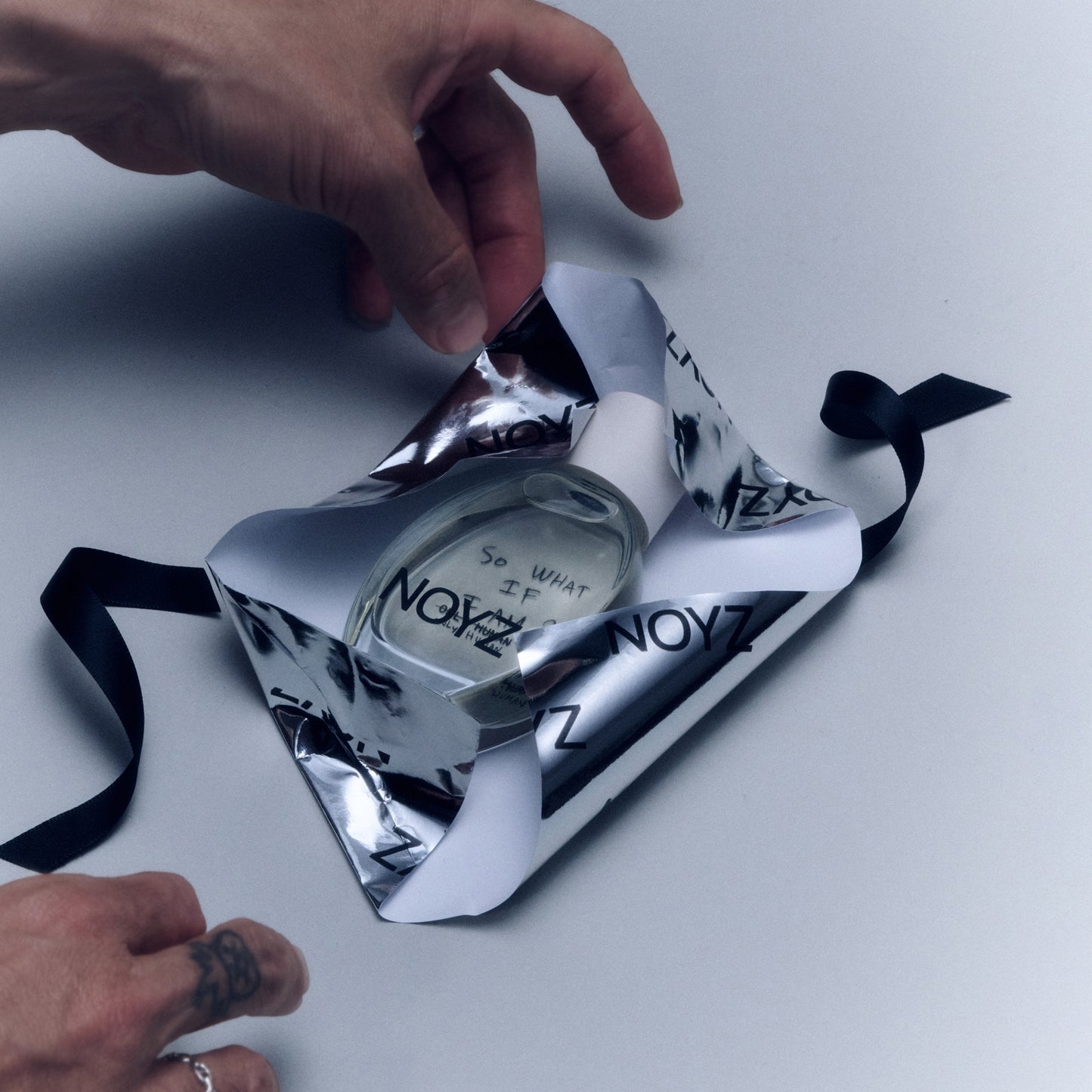 UNMUTE FRAGRANCED WRAPPING PAPER