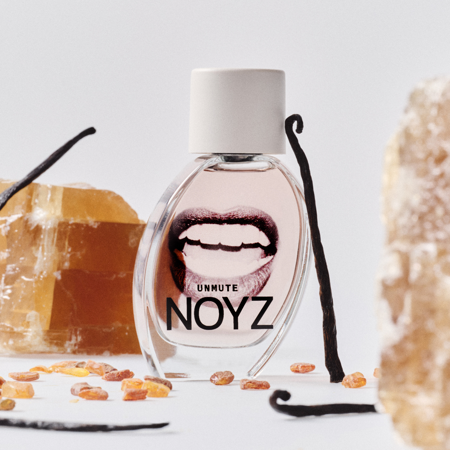 THE SOLID FRAGRANCE UNMUTE